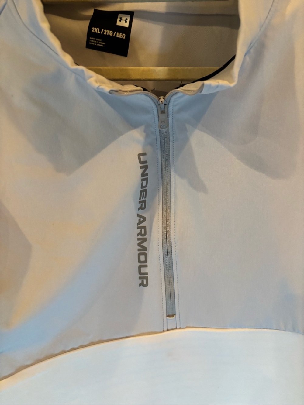 Under Armour Men’s White and Light Gray 1/4 Zip Pullover - Picture 2 of 9